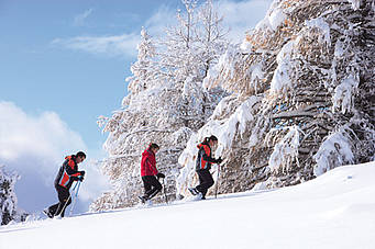 Séminaire en manteau blanc
