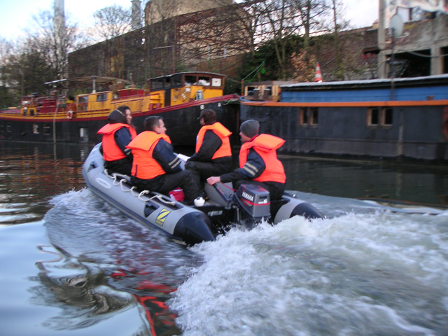 Rallye sur la Seine en Zodiac Rallye sur la Seine en Zodiac